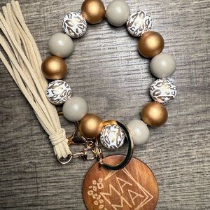 Gold and Cream Beaded Keychain Bracelet